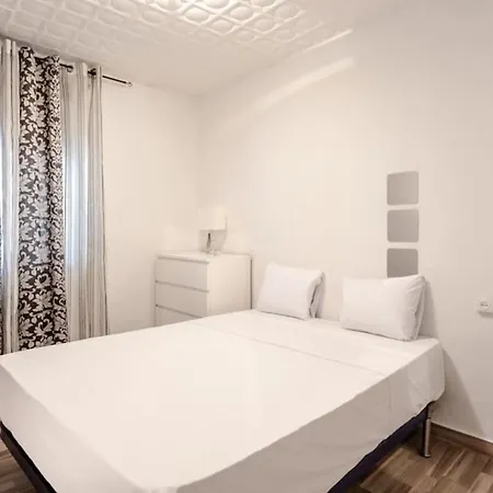 Apartment Cosy 3bdr Flat, 8mins To La Ramblas Barcelona