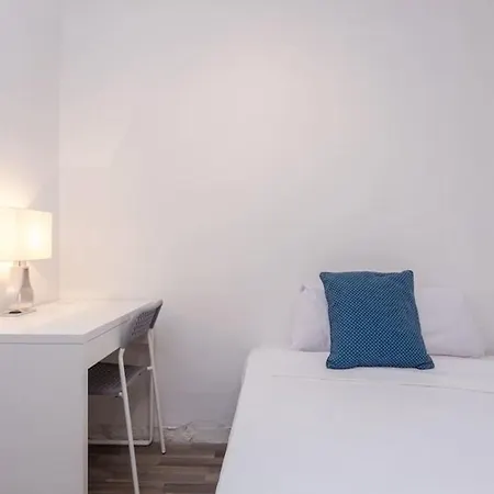 Apartment Cosy 3bdr Flat, 8mins To La Ramblas