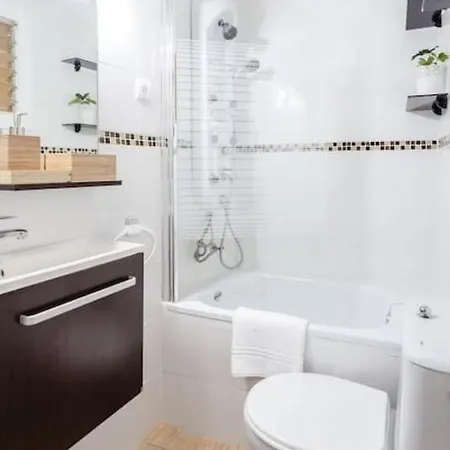 Apartment Cosy 3bdr Flat, 8mins To La Ramblas